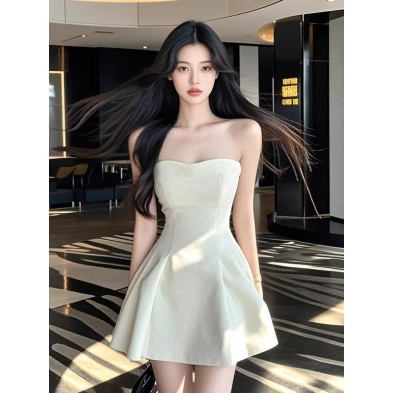 Off-the-shoulder White Pure and Sexy Bustier Dress for Women, 2025 New Korean-style Waist-cinching Slimming Dress